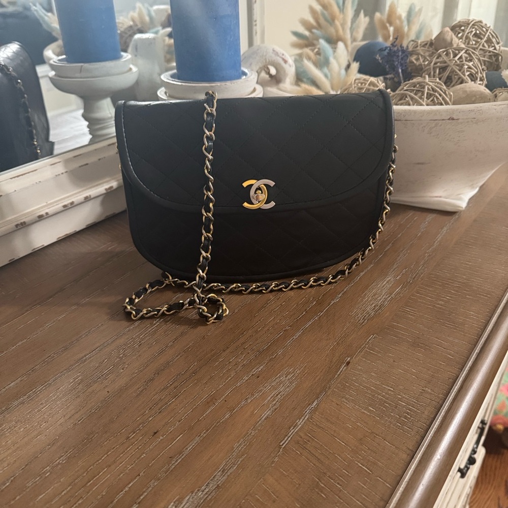 Chanel Black Quilted Crossbody Bag with Gold Chain